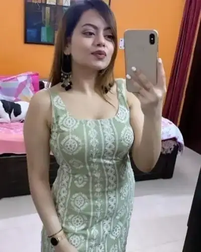 Call Girl in Kompally